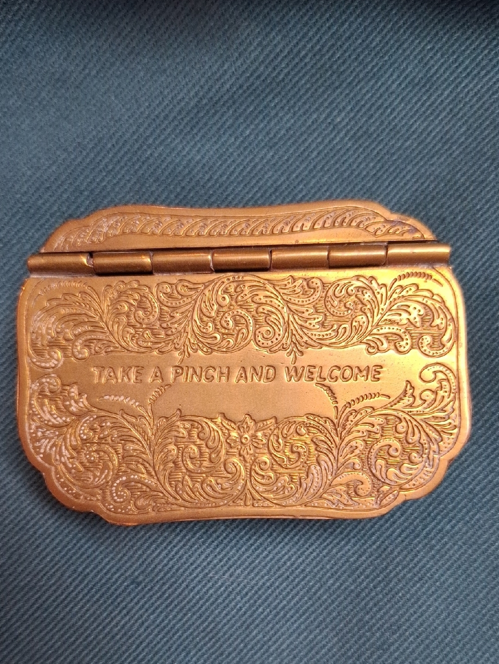 Mottahedeh Bronze Snuff Box Take A Pinch